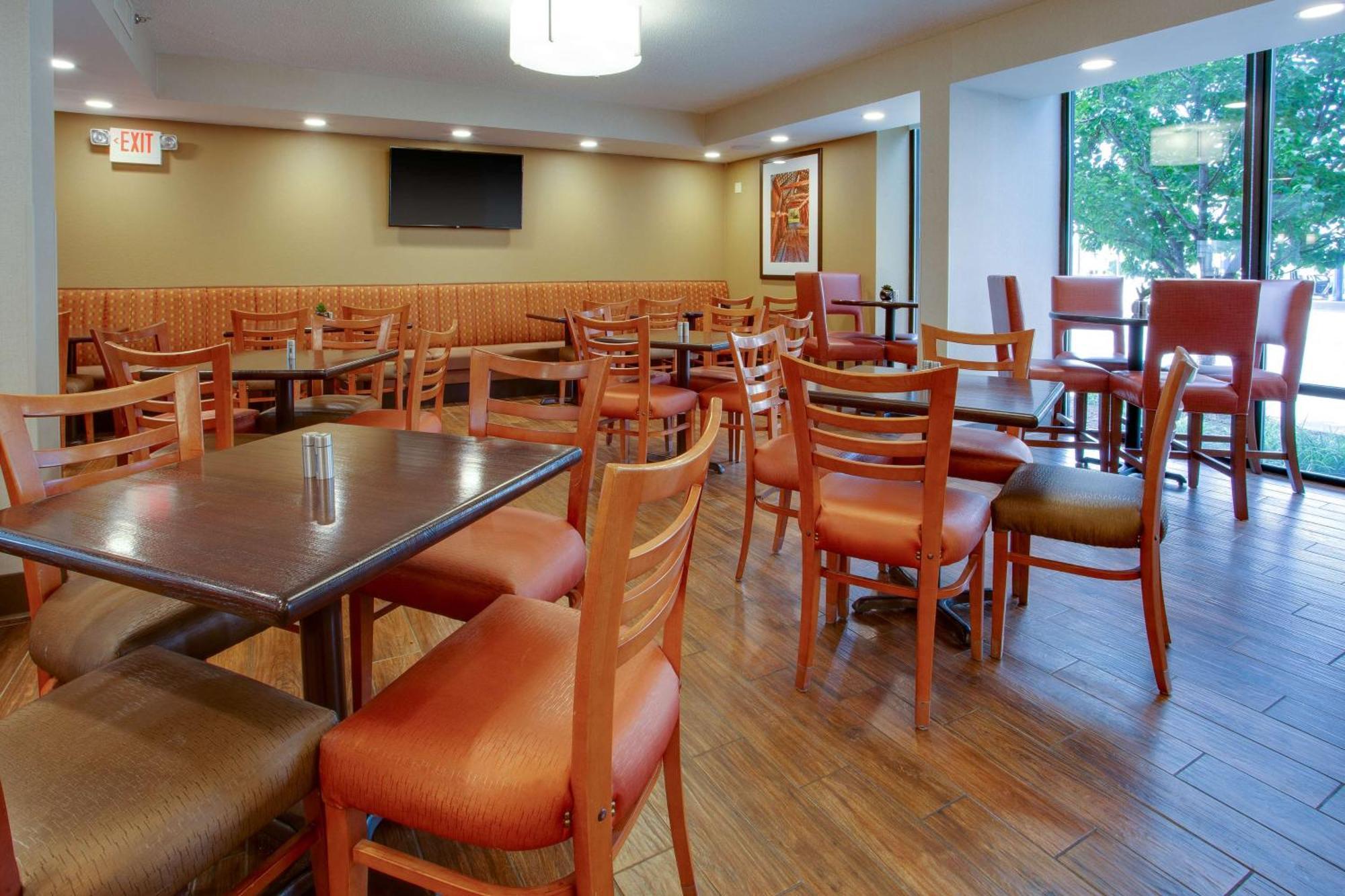 Drury Inn & Suites Terre Haute Exteriör bild