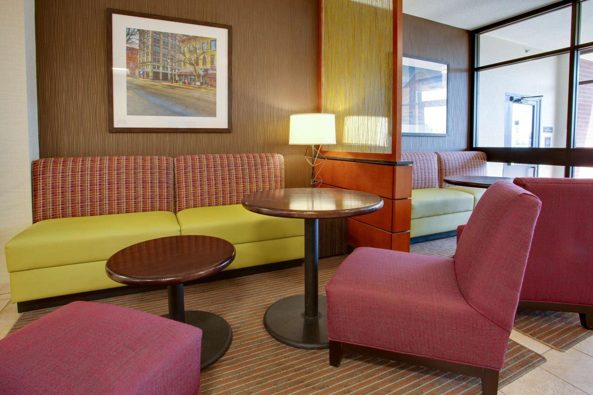 Drury Inn & Suites Terre Haute Exteriör bild